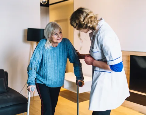 Asesoría y rehabilitación especializada en intervenciones post-operatorias post-operatoria manejo adecuado de fracturas adultos mayores costa rica